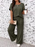 Conjunto Feminino Plus Size Giulia, blusa com manga morcego e calças ajustadas, em roxo, confortável e estiloso para qualquer ocasião.