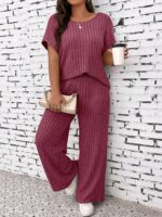 Conjunto Feminino Plus Size Giulia, blusa com manga morcego e calças ajustadas, em roxo, confortável e estiloso para qualquer ocasião.