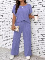 Conjunto Feminino Plus Size Giulia, blusa com manga morcego e calças ajustadas, em roxo, confortável e estiloso para qualquer ocasião.