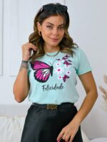 Blusa feminina T-shirt Flávia em algodão, cor lavanda, ajuste regular, confortável e casual para o uso diário.