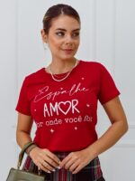 Blusa feminina T-shirt Flávia em algodão, cor lavanda, ajuste regular, confortável e casual para o uso diário.