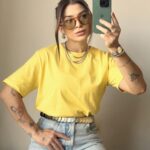 Blusa feminina T-shirt Lorrane, com manga curta e gola redonda. Feita de algodão, ideal para looks casuais e confortáveis no dia a dia.