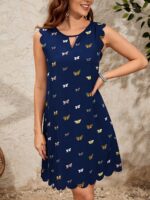 Vestido casual Alexa com estampa de borboletas, decote gota, sem mangas, em tecido azul marinho. Ajuste regular, perfeito para looks descontraídos e confortáveis.