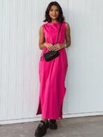 Vestido longo Patricia, sem mangas e com caimento justo. Feito de tecido flexível, proporciona elegância e conforto para ocasiões modernas.