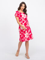 Vestido estampa floral Maria, com design túnica e cintura alta. Confeccionado em poliéster e elastano, leve e confortável, perfeito para dias casuais.