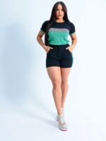Conjunto Ester com blusa e short de esporte, feito de poliéster e elastano, com alta elasticidade e caimento regular. Leve, respirável, ideal para climas quentes.