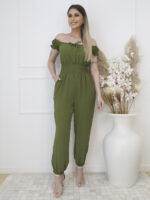 Macacão jogger Manuela com mangas bufantes, cintura alta, feito de poliéster. Look casual e versátil, sem estampa, perfeito para diversas ocasiões.