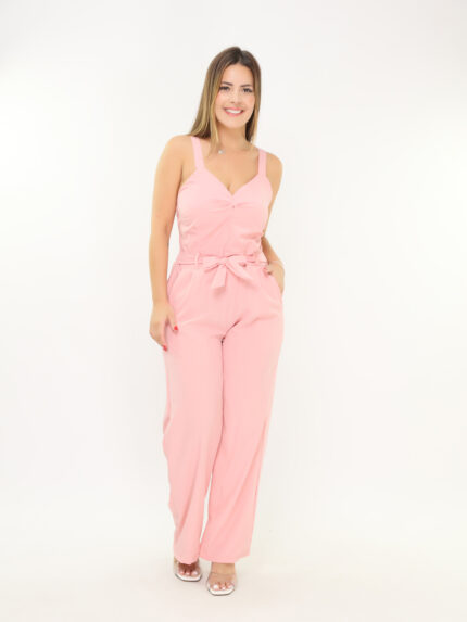 Macacão longo Kelly com gola V, tecido não elástico, design minimalista e sem estampa. Confortável e versátil, ideal para diversas ocasiões elegantes.