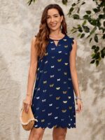 Vestido casual Alexa com estampa de borboletas, decote gota, sem mangas, em tecido azul marinho. Ajuste regular, perfeito para looks descontraídos e confortáveis.