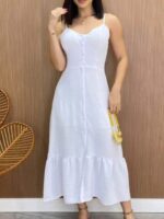 Vestido Ana Júlia longo, sem mangas, com alças finas e bainha fluida. Modelo confortável, perfeito para ocasiões casuais com várias estampas disponíveis.