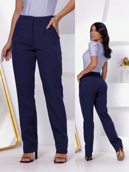 Calça Feminina de alfaiataria, cintura alta e perna reta, ideal para looks casuais e elegantes. Feita de poliéster e elastano, com baixa elasticidade.