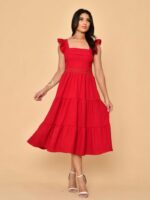 Vestido midi Alana com detalhes de renda na cintura, gola quadrada e tecido flexível. Perfeito para ocasiões que pedem elegância e conforto.