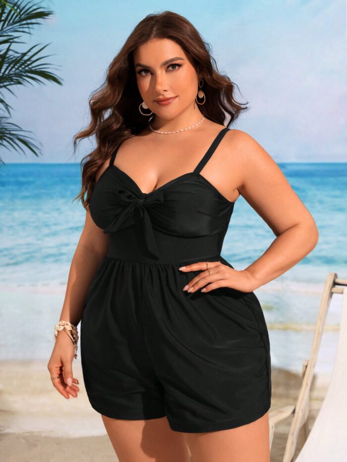 Maiô Plus Size Casual com Shorts, nó na gola e alças grossas. Perfeito para conforto e estilo na praia ou piscina.