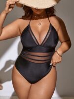 Maiô Plus Size Halter com malha de contraste, design frente-única e amarração nas costas. Ideal para um look sensual e confortável na praia.