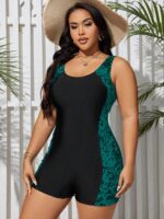 Maiô Plus Size de leopardo com malha contraste, destacando charme e confiança. Perfeito para férias ou relaxar na praia ou piscina.