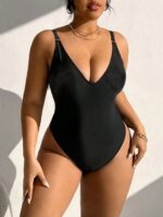Maiô Plus Size Uma Peça para Ano Novo 2025, ideal para festas elegantes. Conforto e estilo para momentos inesquecíveis.
