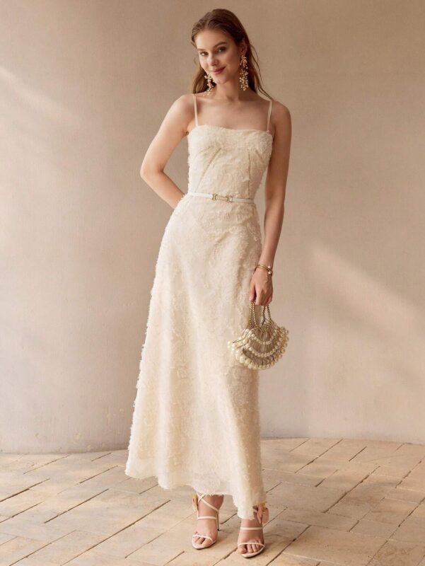 Vestido Com Alça Deslizante e Amarração em Renda Texturizada