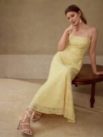 Vestido Com Alça Deslizante e Amarração em Renda Texturizada